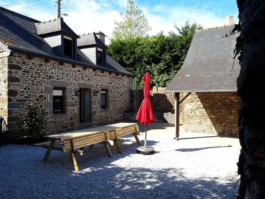 Maison Bretonne 8 Personnes En Cotes D'Armor Gicquel